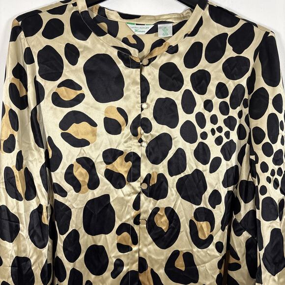 Laura Ashley Plus Size 2X Animal Print Silk Tunic Button Front Beige Blouse - Picture 5 of 7